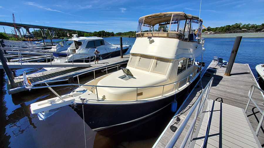 2006 Mainship 34
