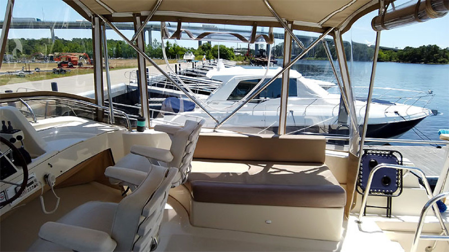2006 Mainship 34