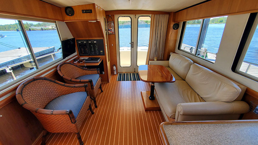 2006 Mainship 34