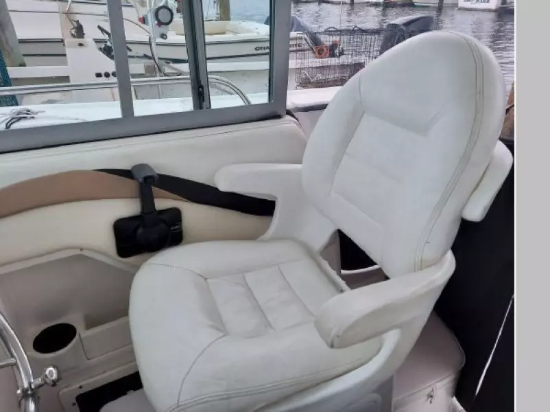 2004 Seaswirl Striper 2601