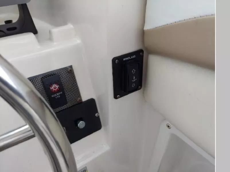 2004 Seaswirl Striper 2601