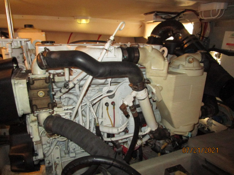 34' Mainship main engine1