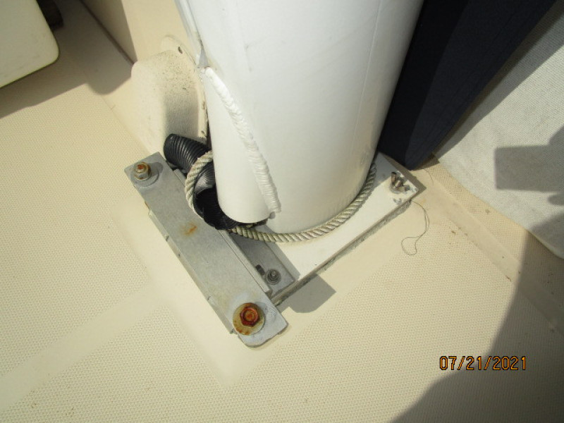 34' Mainship mast hinge