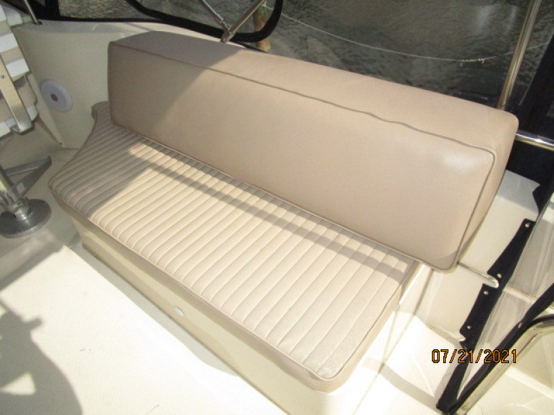 34' Mainship flybridge starboard seating