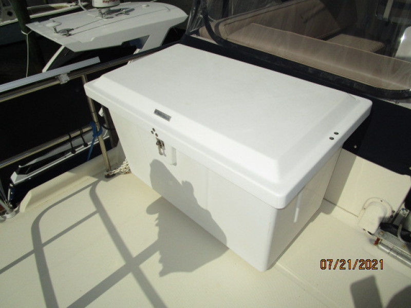 34' Mainship flybridge deck storage box