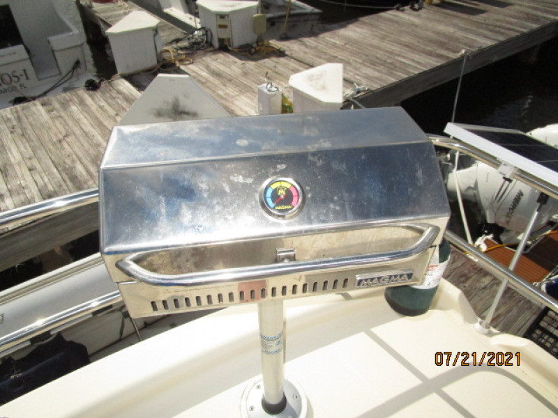 34' Mainship flybridge BBQ grill