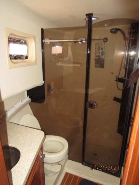 34' Mainship head