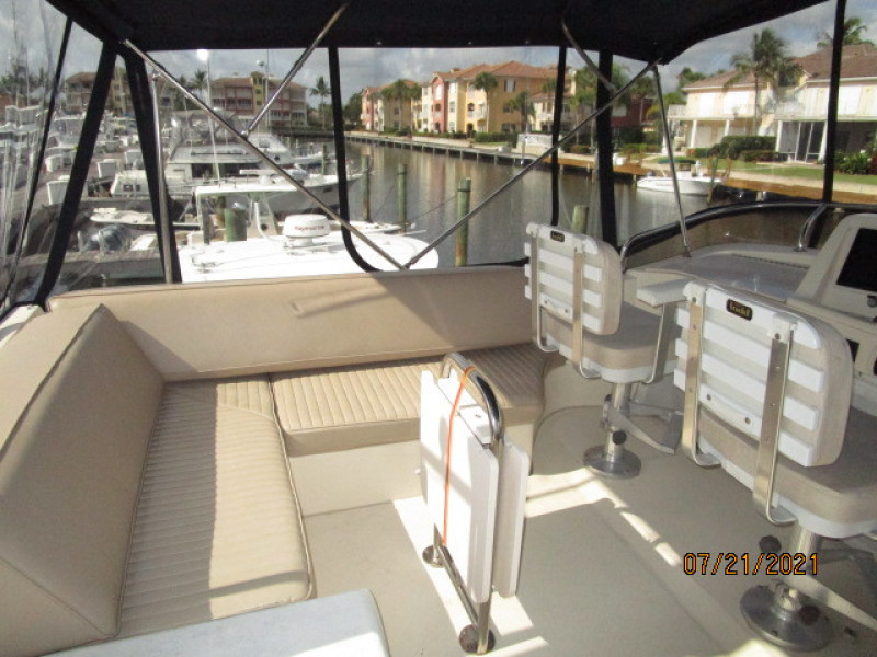 34' Mainship flybridge port