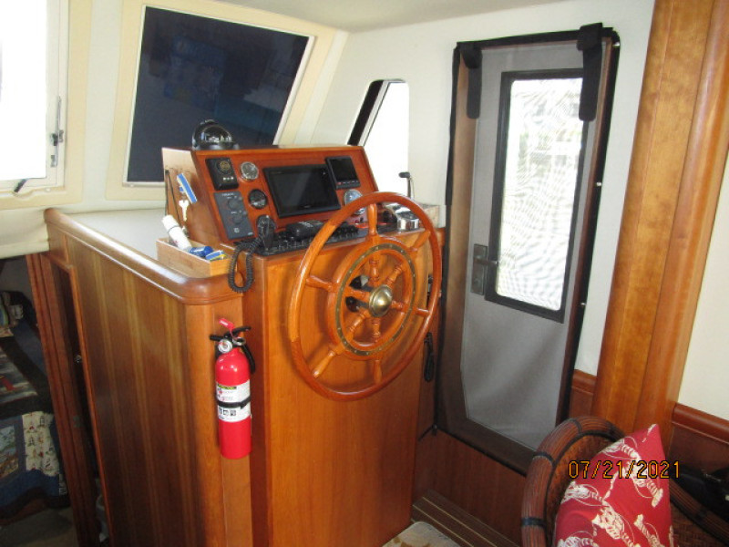 34' mainship lower helm