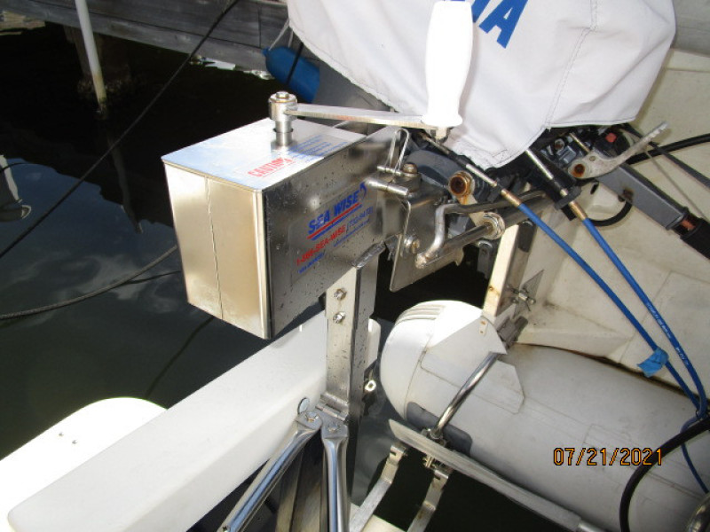 34' Mainship tender davit