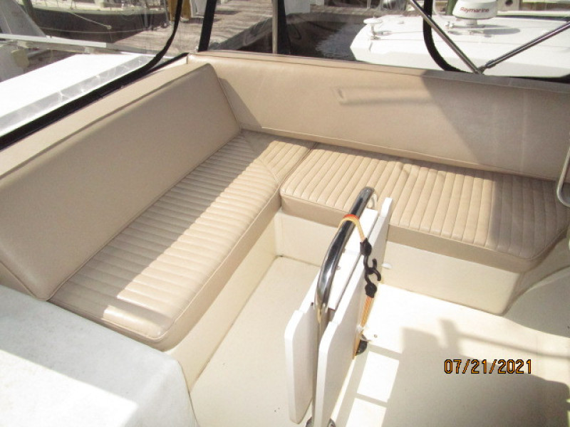 34' Mainship flybridge port seating