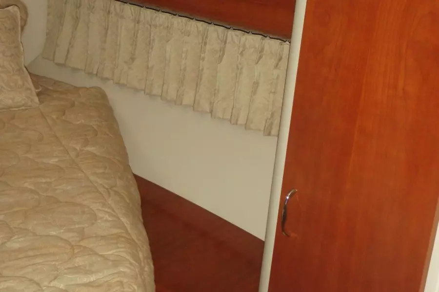 No Tan Lines 36ft Carver Yacht For Sale