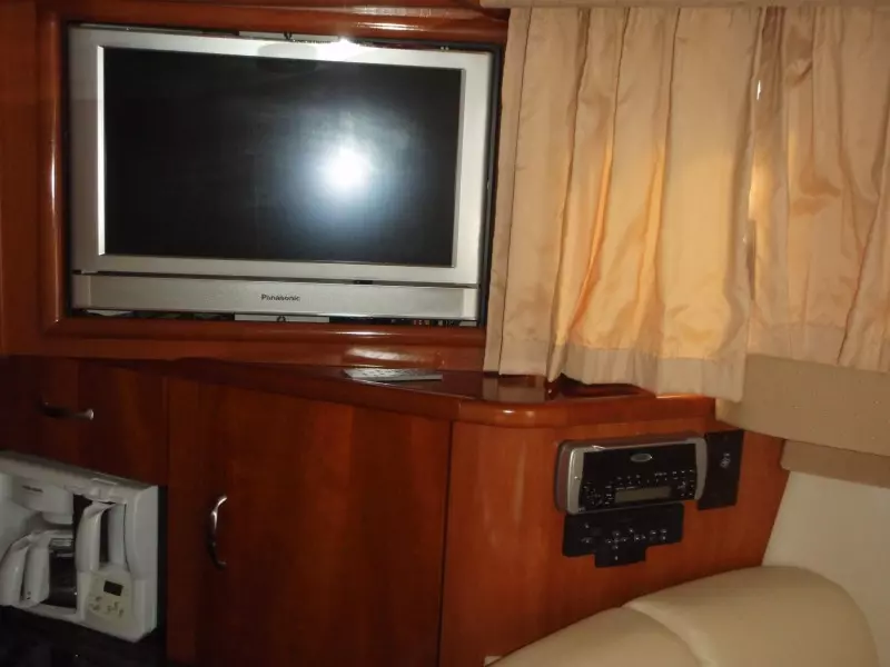 No Tan Lines 36ft Carver Yacht For Sale