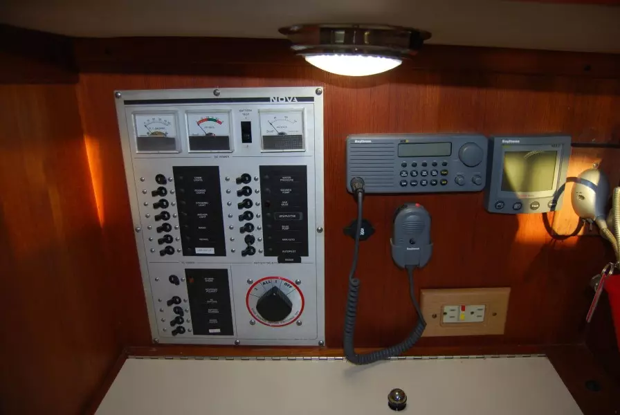 Paradigm 36ft Freedom Yacht For Sale