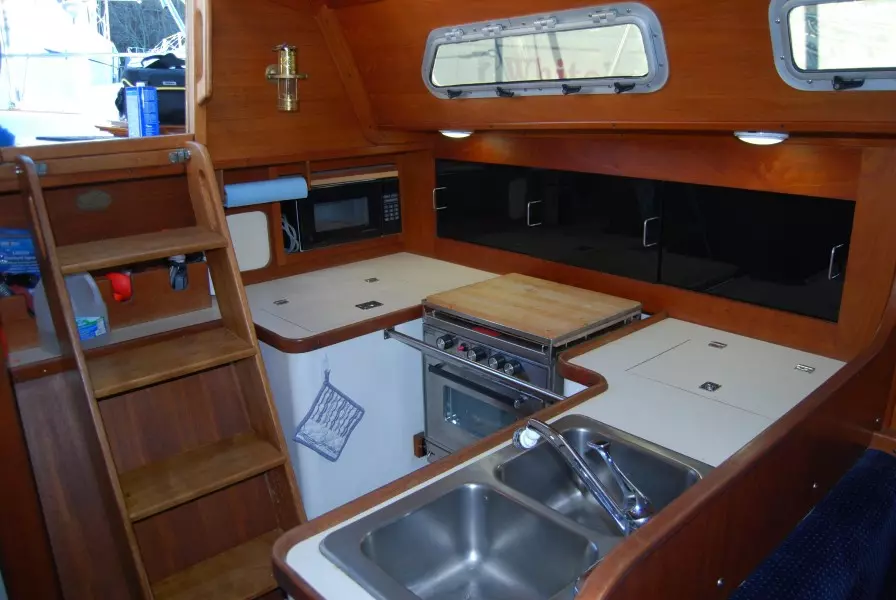 Paradigm 36ft Freedom Yacht For Sale
