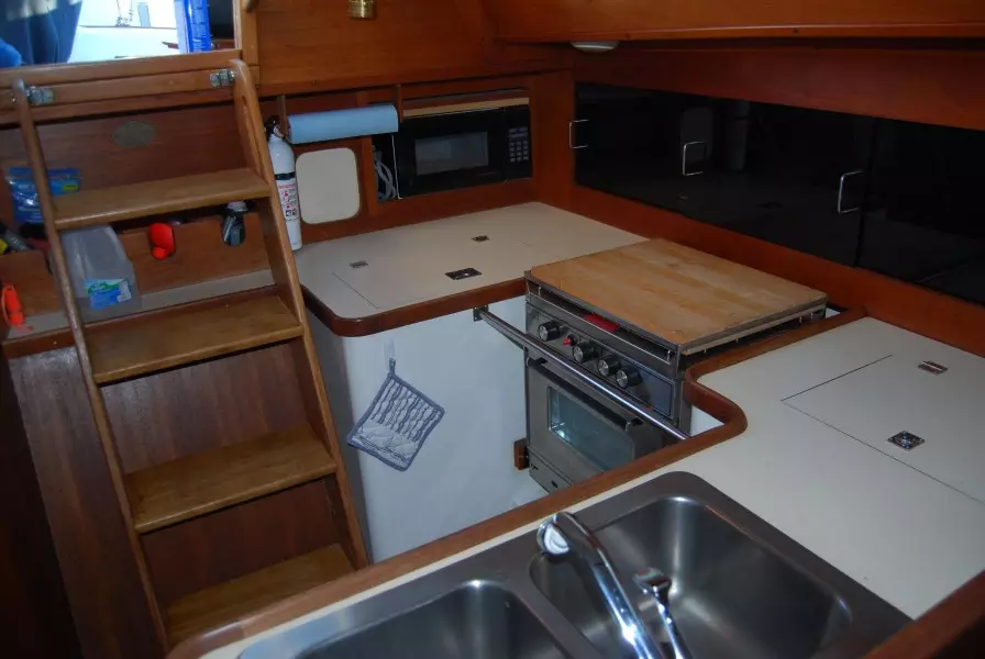 Paradigm 36ft Freedom Yacht For Sale