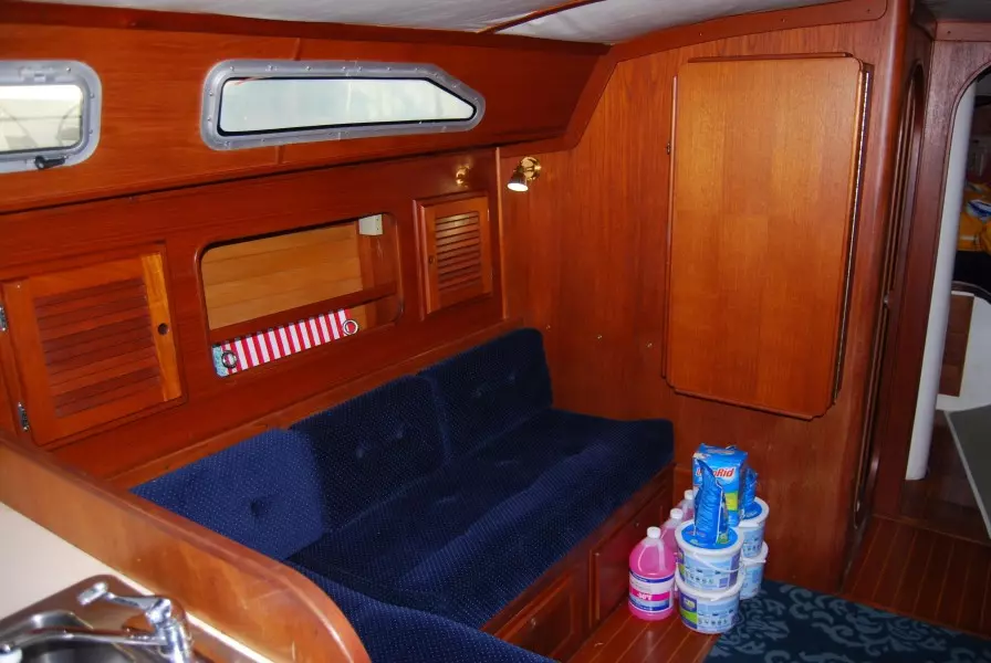 Paradigm 36ft Freedom Yacht For Sale