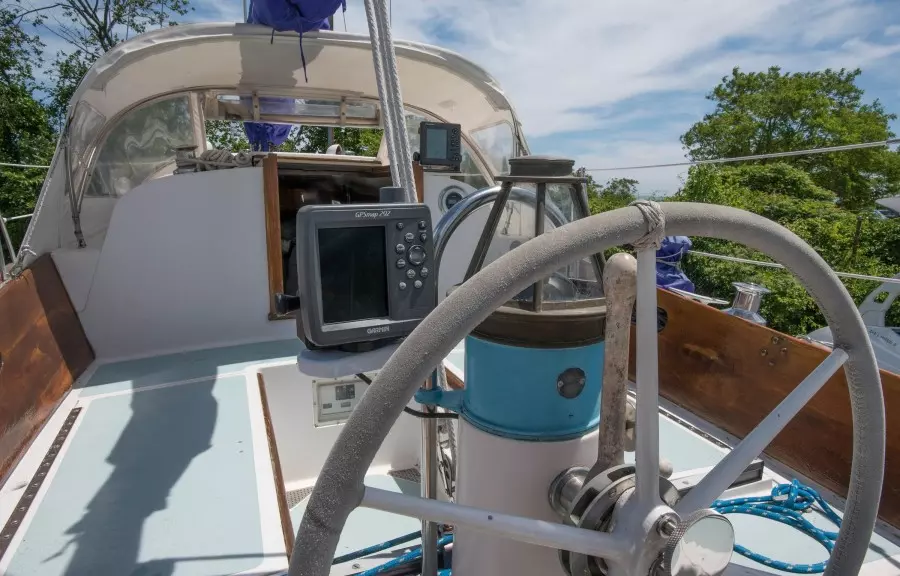 Dream Catcher 38ft Hinckley Yacht For Sale