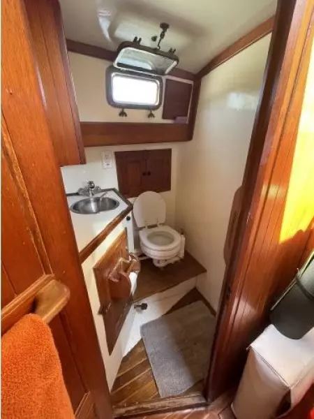 1980 Peterson Center Cockpit