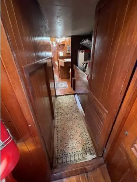 1980 Peterson Center Cockpit