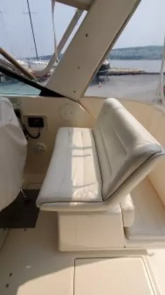 1995 Tiara Yachts 3300 Express