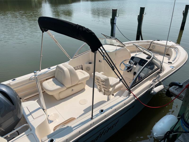 2017 Grady-White Freedom 205