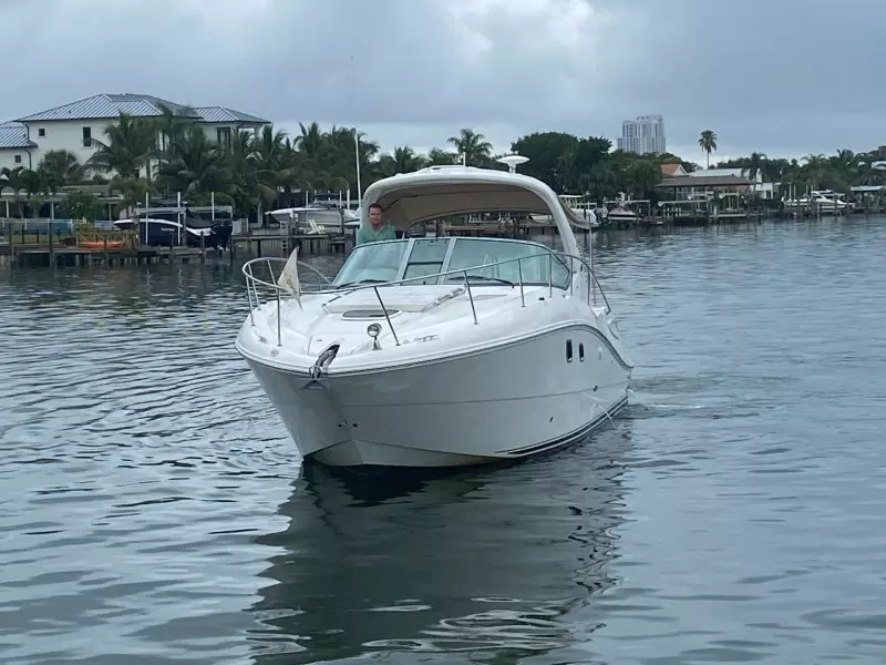 2008 Sea Ray 330 Sundancer