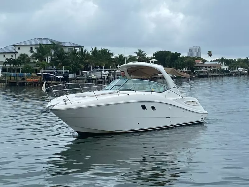 2008 Sea Ray 330 Sundancer