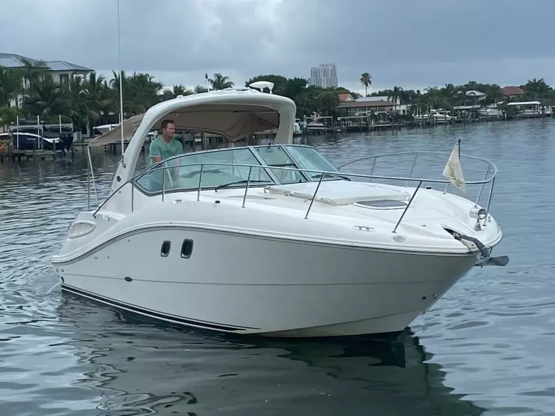 2008 Sea Ray 330 Sundancer