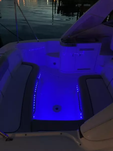 2008 Sea Ray 330 Sundancer
