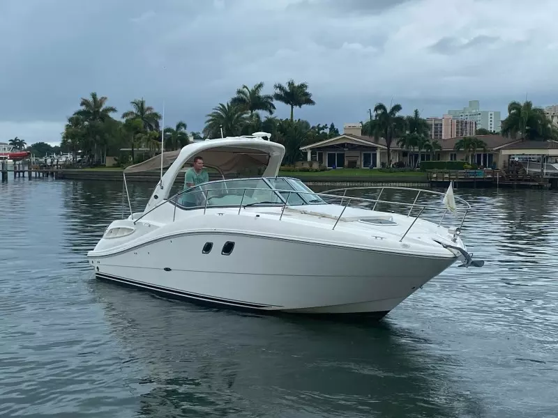 2008 Sea Ray 330 Sundancer