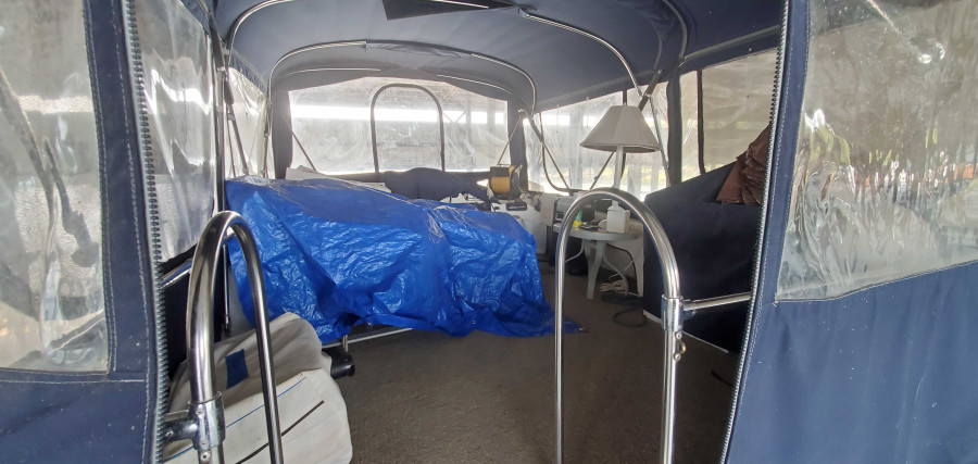 1995 Harbor Master WB460 IB Coastal Cruiser