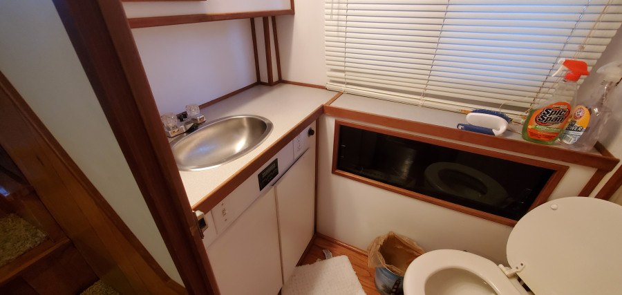 1995 Harbor Master WB460 IB Coastal Cruiser