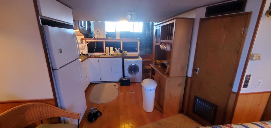 1995 Harbor Master WB460 IB Coastal Cruiser