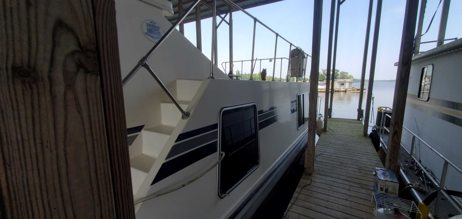 1995 Harbor Master WB460 IB Coastal Cruiser