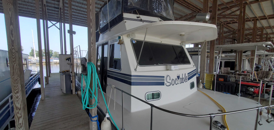 1995 Harbor Master WB460 IB Coastal Cruiser