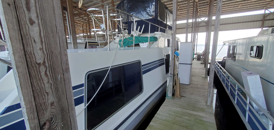 1995 Harbor Master WB460 IB Coastal Cruiser