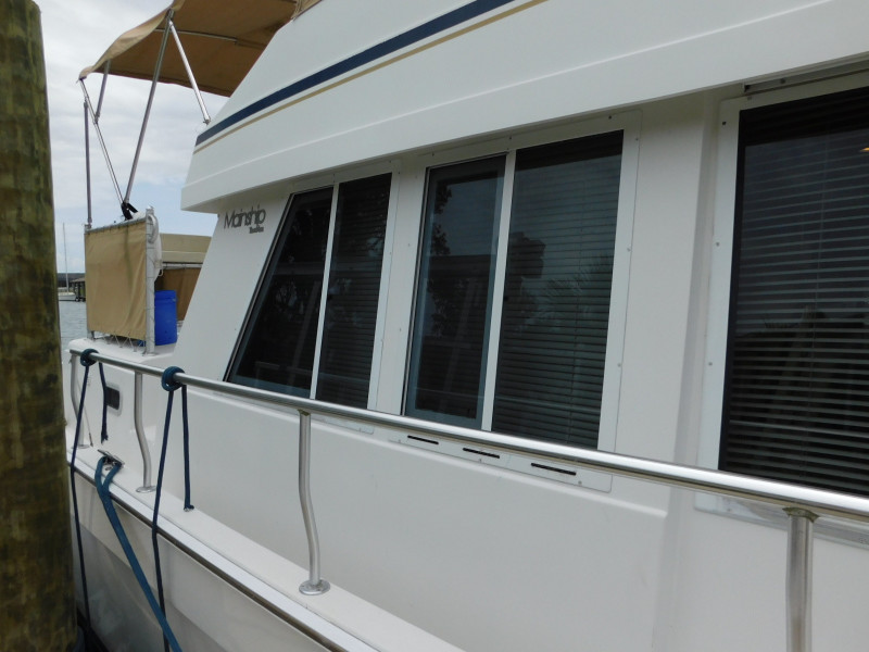 2001 Mainship 430