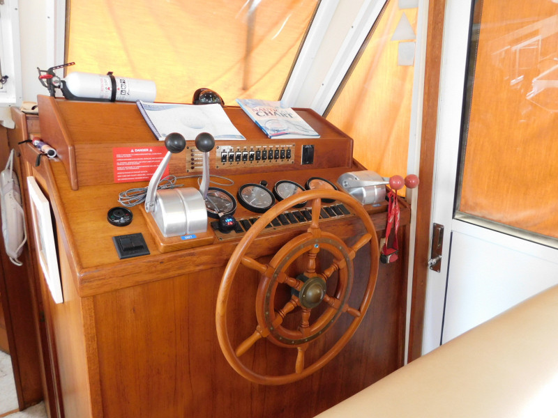 2001 Mainship 430