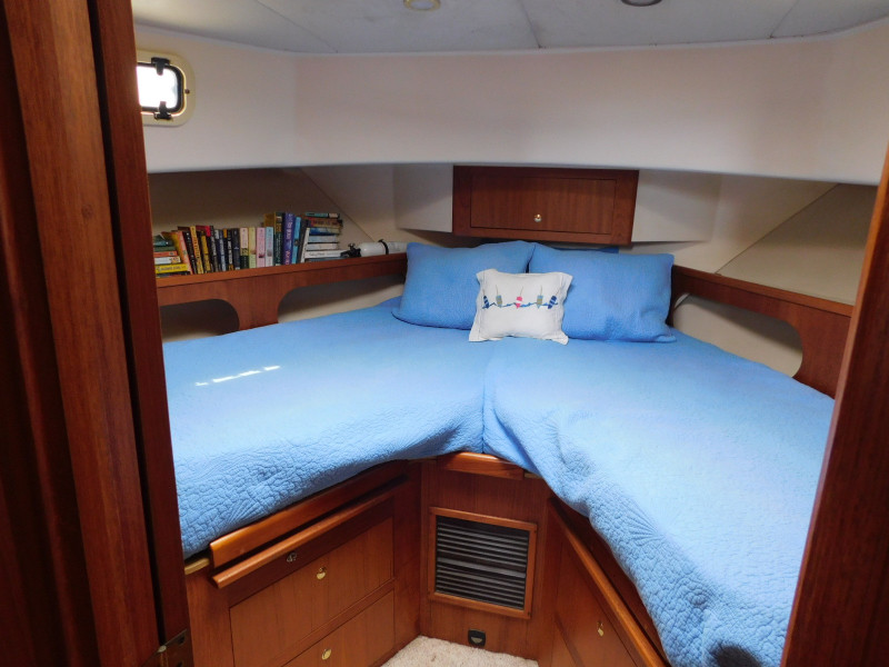2001 Mainship 430