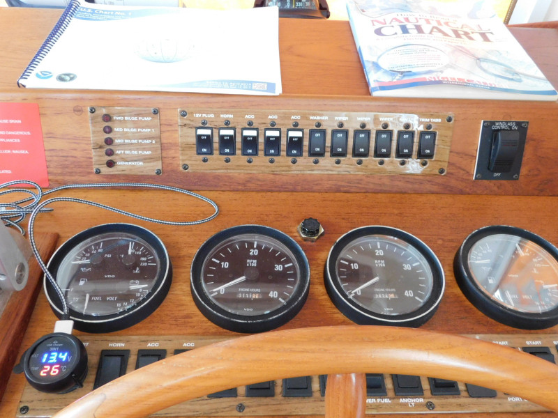 2001 Mainship 430