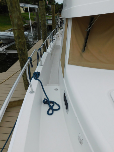 2001 Mainship 430
