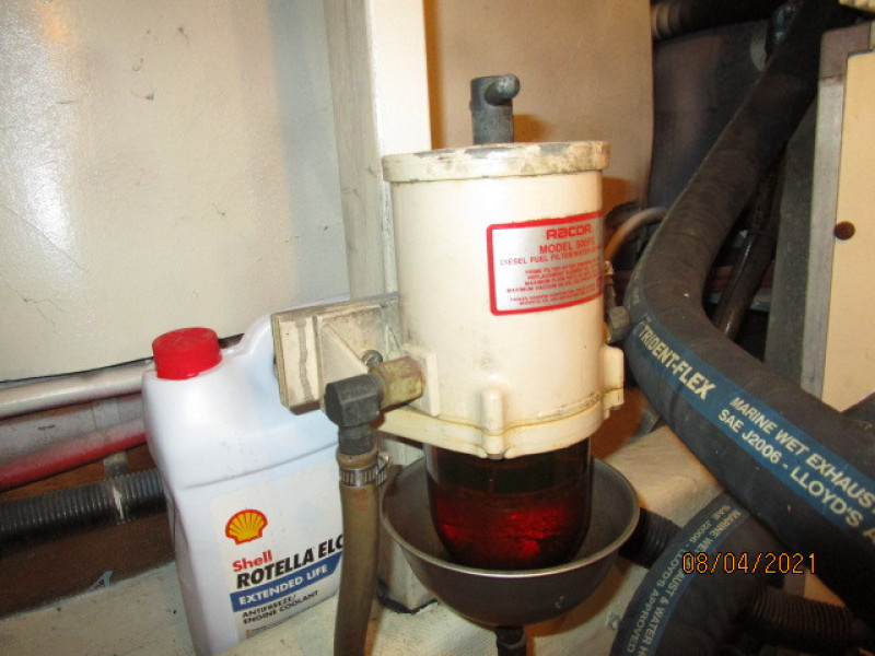 36' Sabreline generator Racor fuel filter