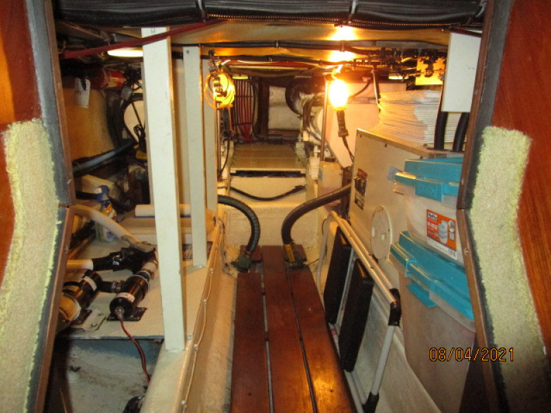 36' Sabreline engine room forward