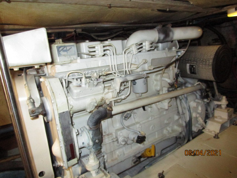 36' Sabreline starboard main engine