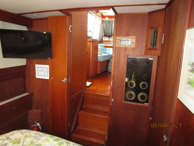 36' Sabreline master stateroom forward