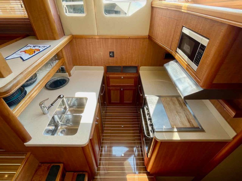 2006 Mainship 43