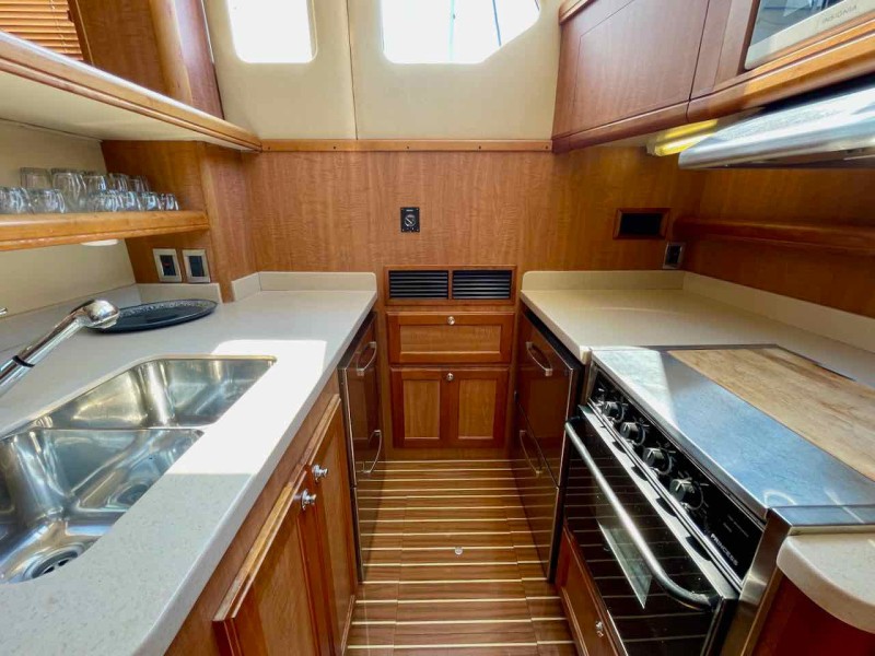 2006 Mainship 43