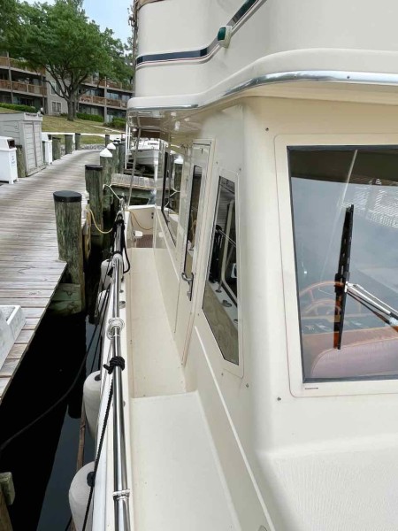 2006 Mainship 43