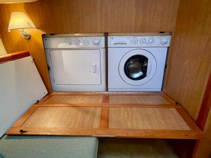 2006 Mainship 43